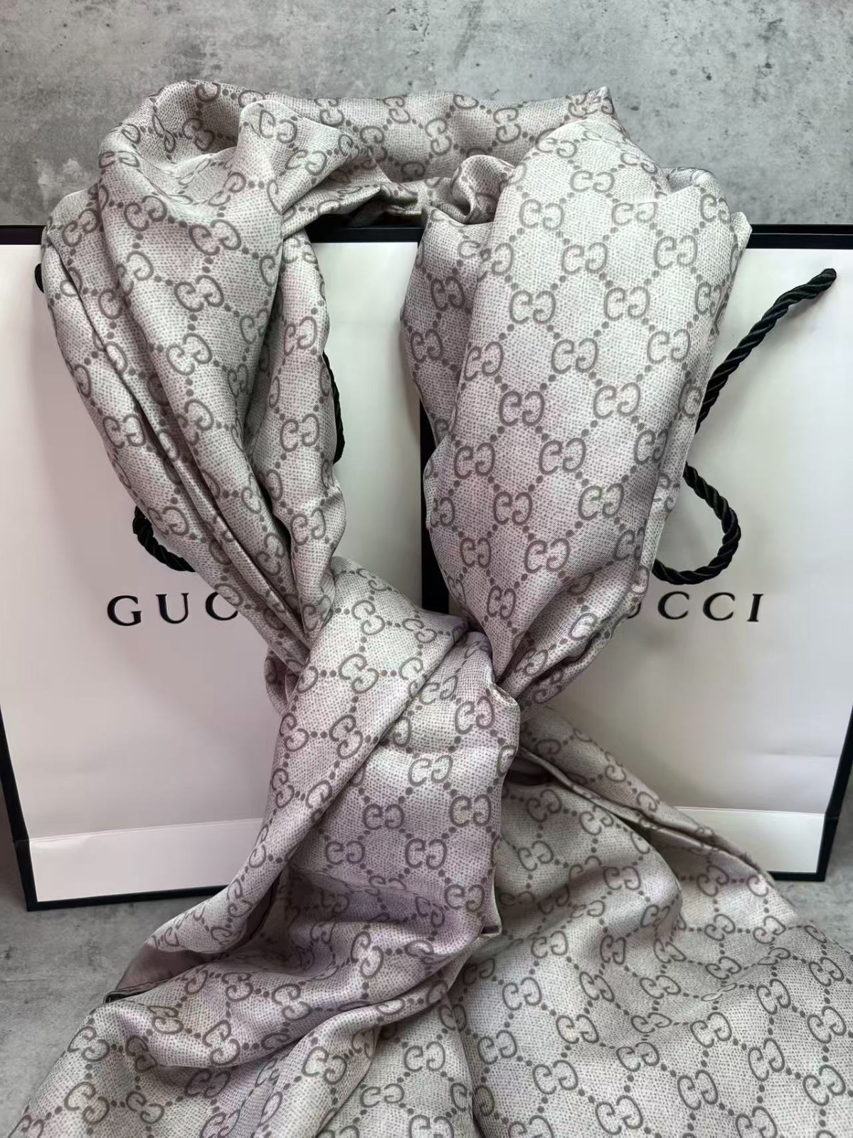GUCCI SCARF SHAWL AUTHENTIC 100% SILK BEIGE BROWN CLASSIC LOGO LIGHT WEIGHT