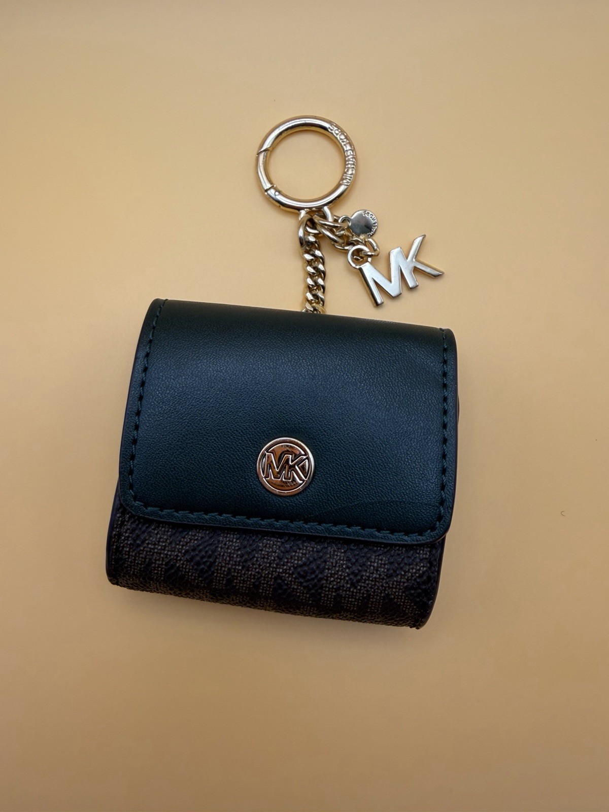 Michael Kors Travel Case for AirPods Keychain with Charm