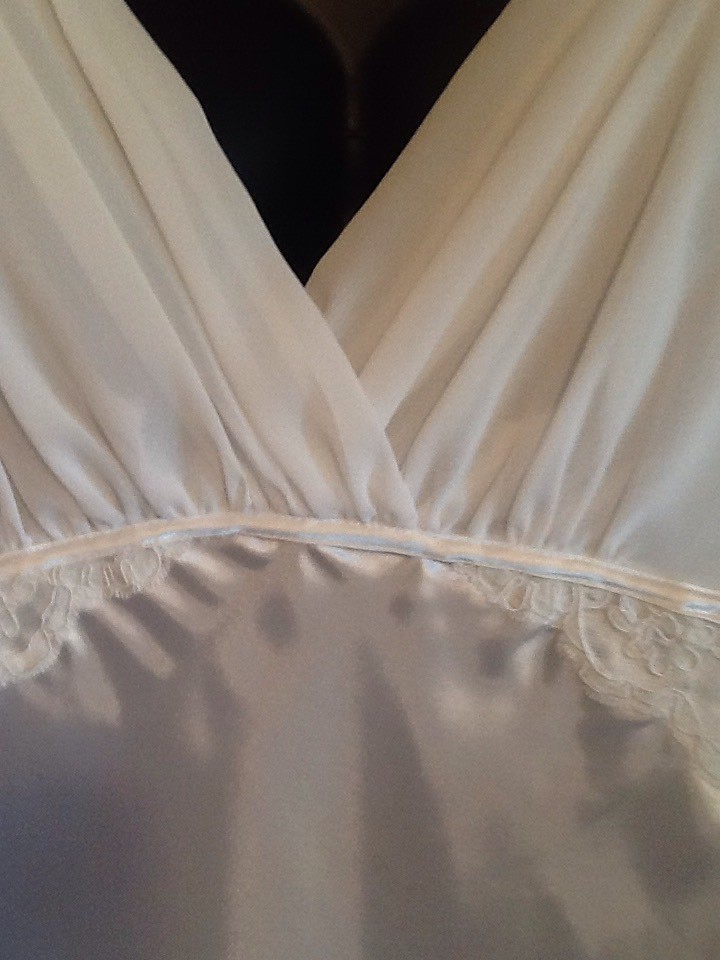 XL Jones Of NY Sexy Satin Chemise Ivory Bridal Holiday (fabric defects)