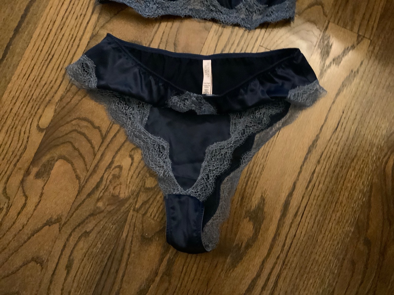 New Victoria’s Secret Bra 34DDD Panty Set deep blue large Satin Romper lace Goth