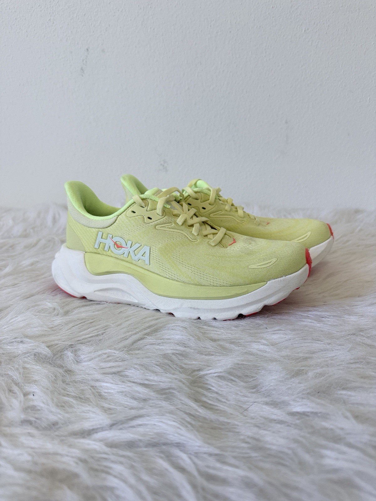 Hoka Arahi 8 Sunlight Neon Yuzu Women Size 6.5