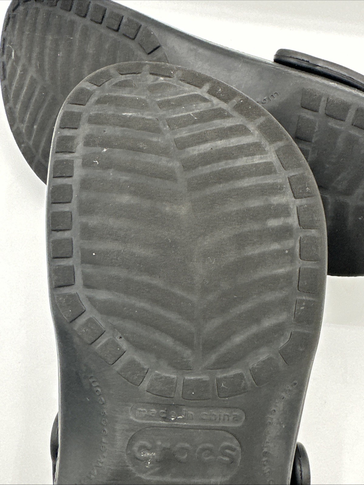 CROCS Black Classic Clogs w/ Jibbitz Charms Size: Men 4 / Women 6