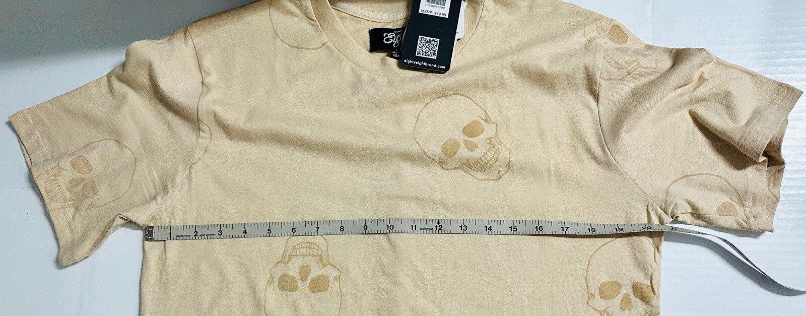 EIGHT Men’s Vintage Skulls T-shirt – Large – Tan – Textured