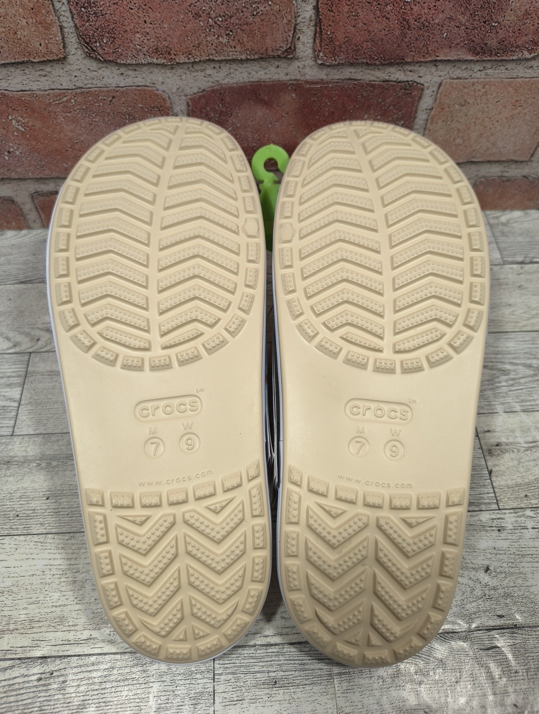 Crocs Bayaband Beige Raised Crocs Logo Unisex Slides Size M7/W9 205392-1LI NWT