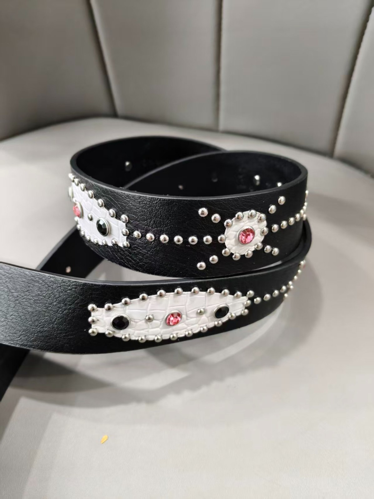 Black Western Rhinestone Studded PU Leather Belt – Y2K Cowgirl Pink & Black Crys
