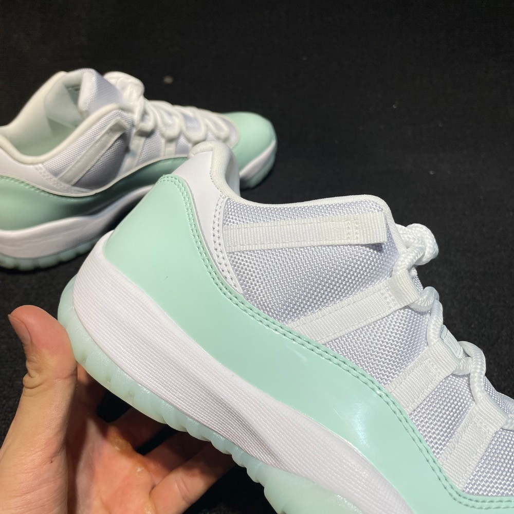 AJ 11 Low ‘Igloo’ Sea green 2025 AH7860-103