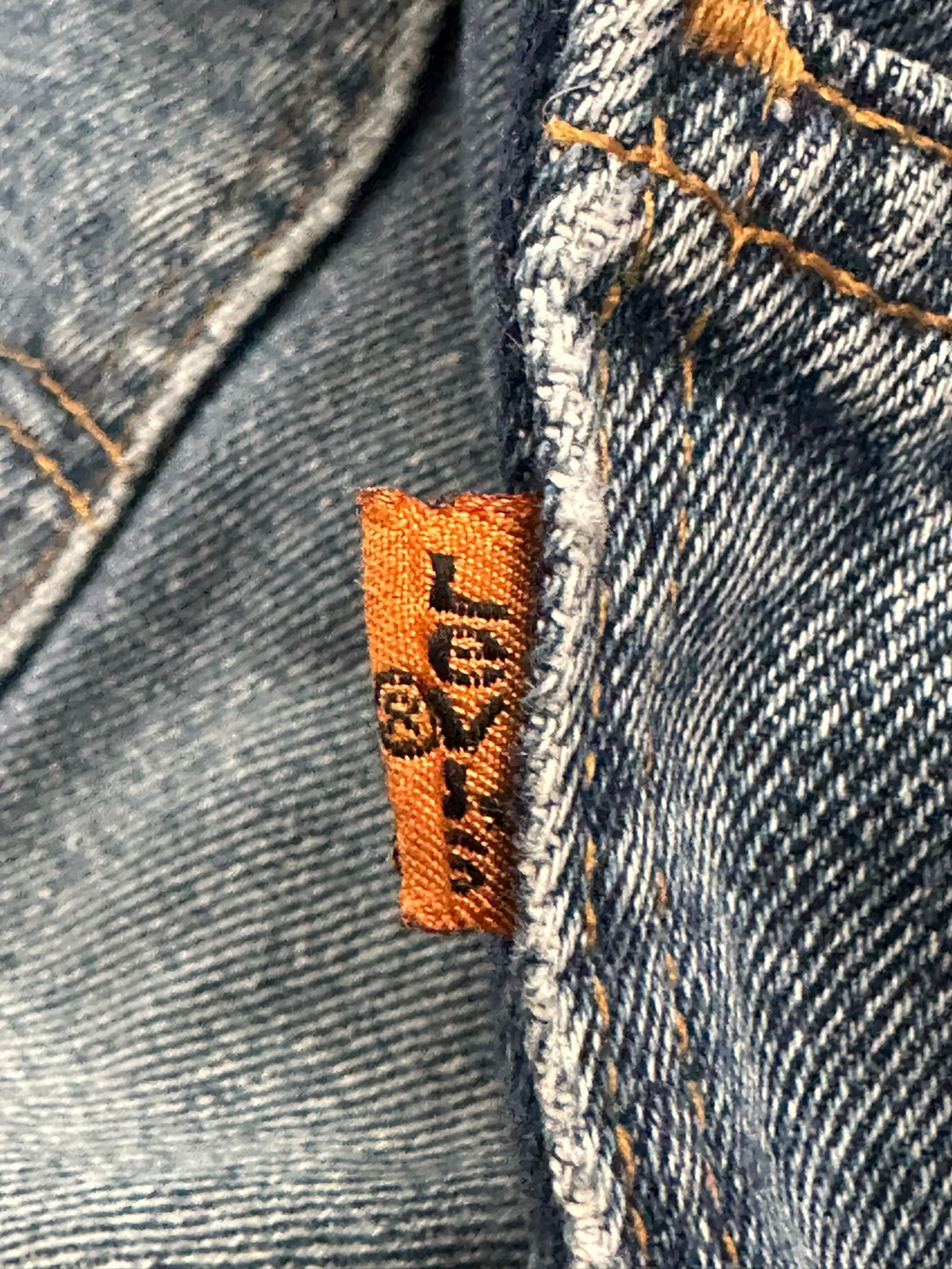 ’90s Vintage Levis 550 Relaxed Fit Orange Tab Made in USA 31×32
