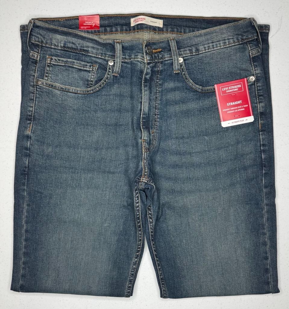 Signature By Levi Strauss #11704 NEW Men’s Straight Flex Jeans
