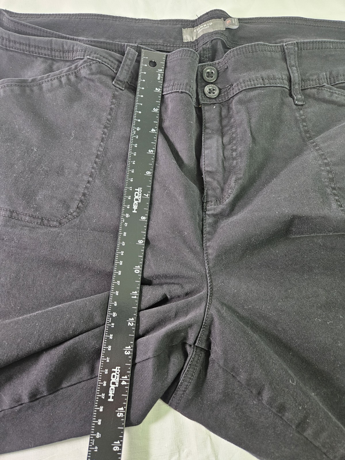 Torrid Feel Fit Capri Jeans Women 28 (48×24) Black Roll Tab Stretch Casual Plus