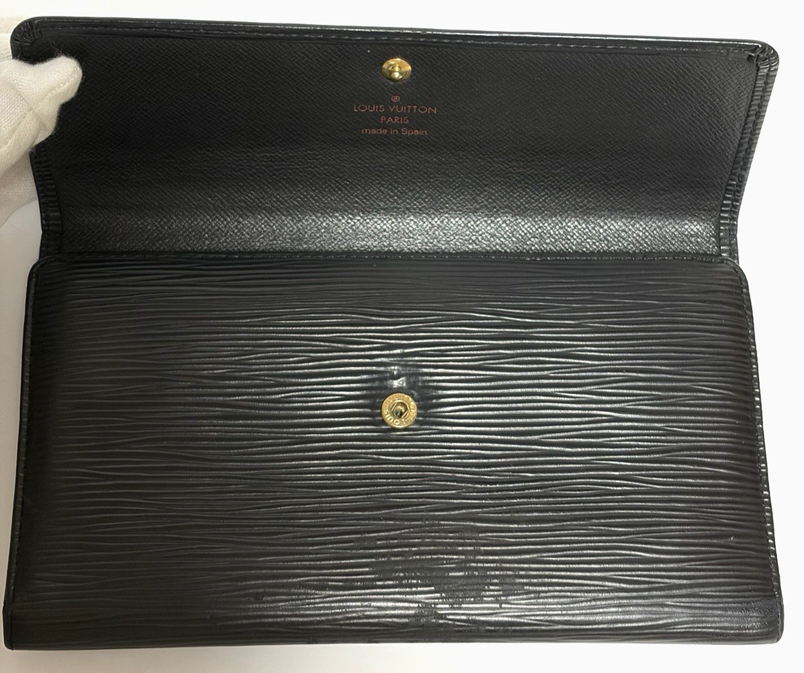 Louis Vuitton Black Epi Leather Long Wallet Tri-fold Wallet Made in Spain
