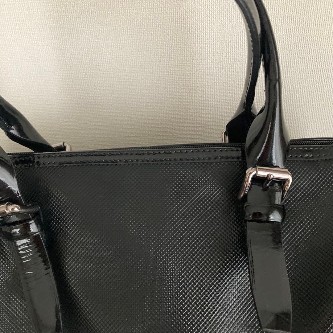 LONGCHAMP Black Patent Leather Boston Style Commuter Handbag Zip Top