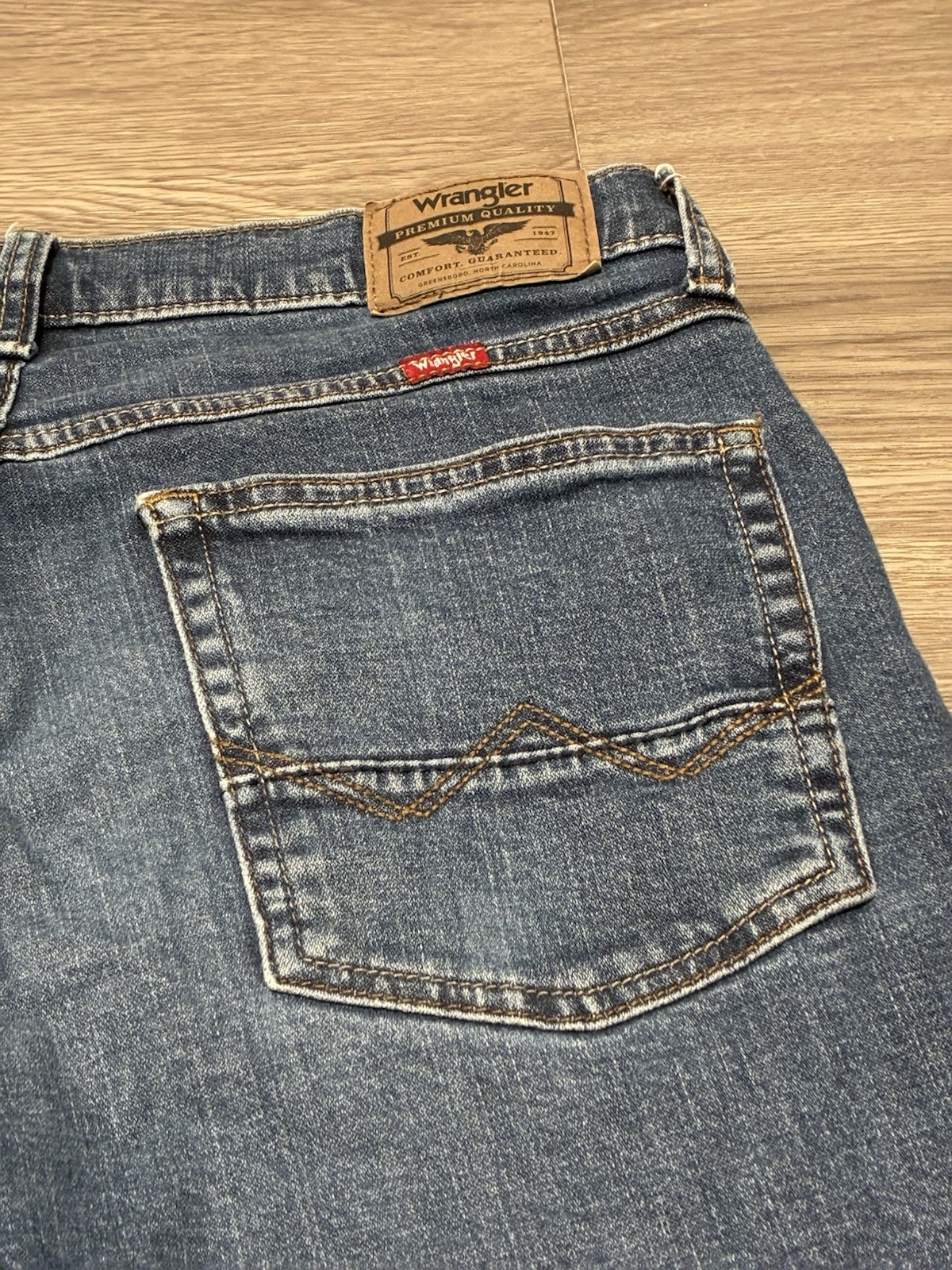 Wrangler Relaxed Boot Jeans Men’s 32×30 Blue Medium Wash Bootcut Relaxed Fit