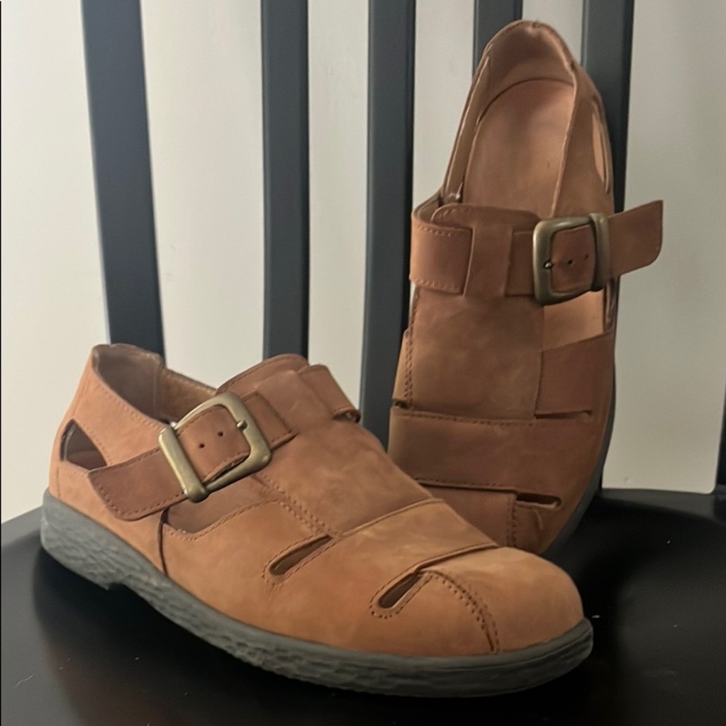Naot Theresia Fits Brown Leather Sandals with Ankle Straps Sz 6