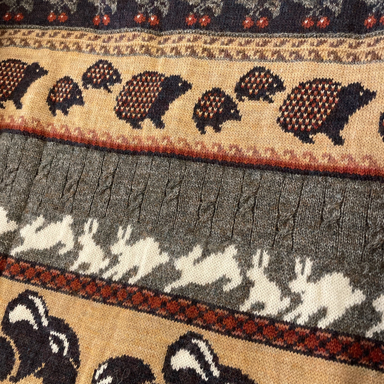 Vintage Concept Knitwear Wool Jumper Made In Britain Adult XL Skunks Hedgehogs