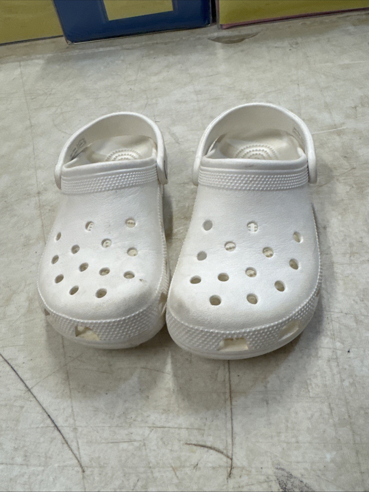 Crocs Classic Unisex Adult Men 4 Women 6 Comfortable Clogs Used | White