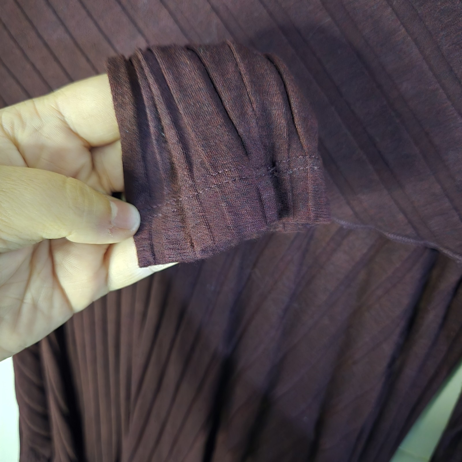 Staples Women’s Brown Knit Cowl Neck Pleated Long Sleeve Stretch Top Size M