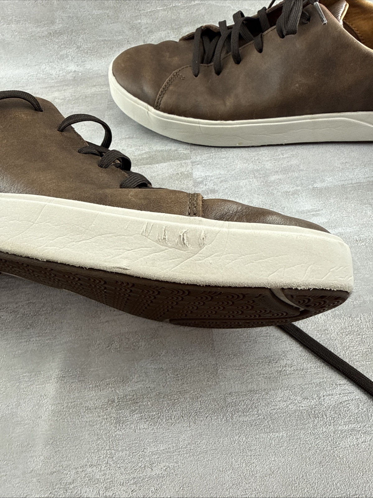 Olukai Lae’ahi Li ‘Ili Men’s Stone Brown Leather Sneakers Sz 12 US M
