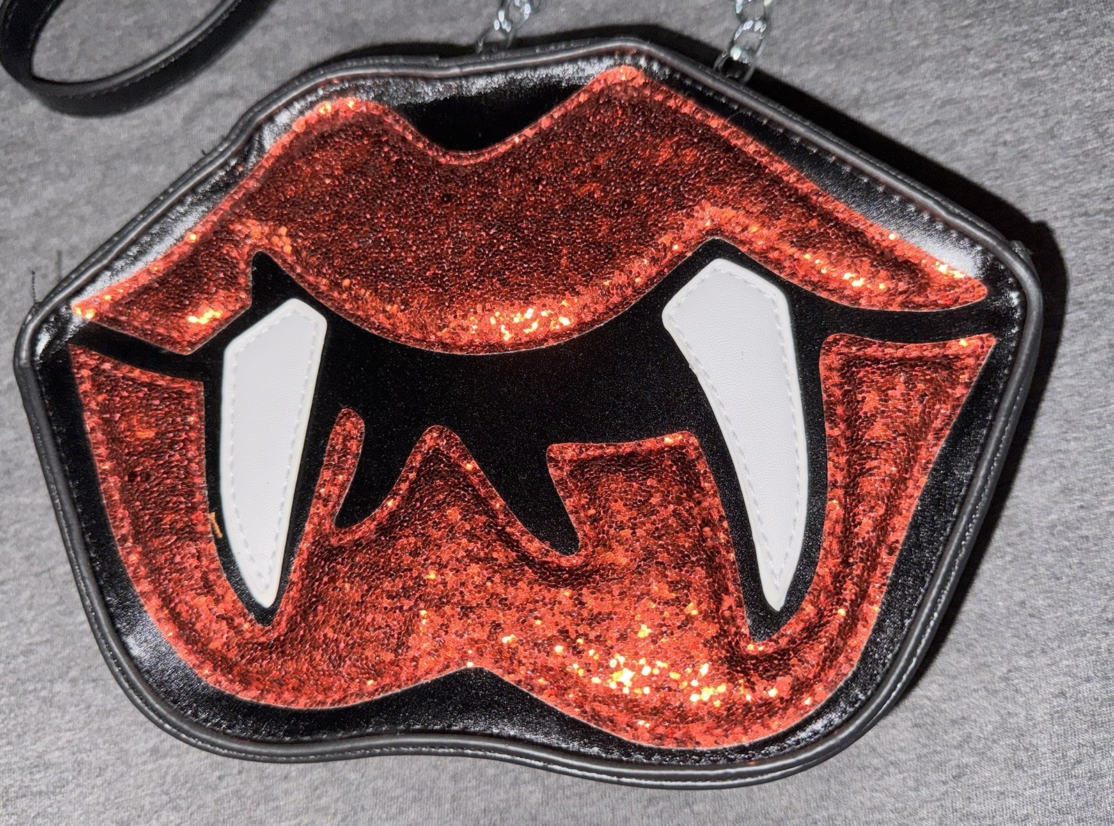 Glittery Red Vampire Lips With Fangs Black Vinyl Crossbody Handbag Purse TA1