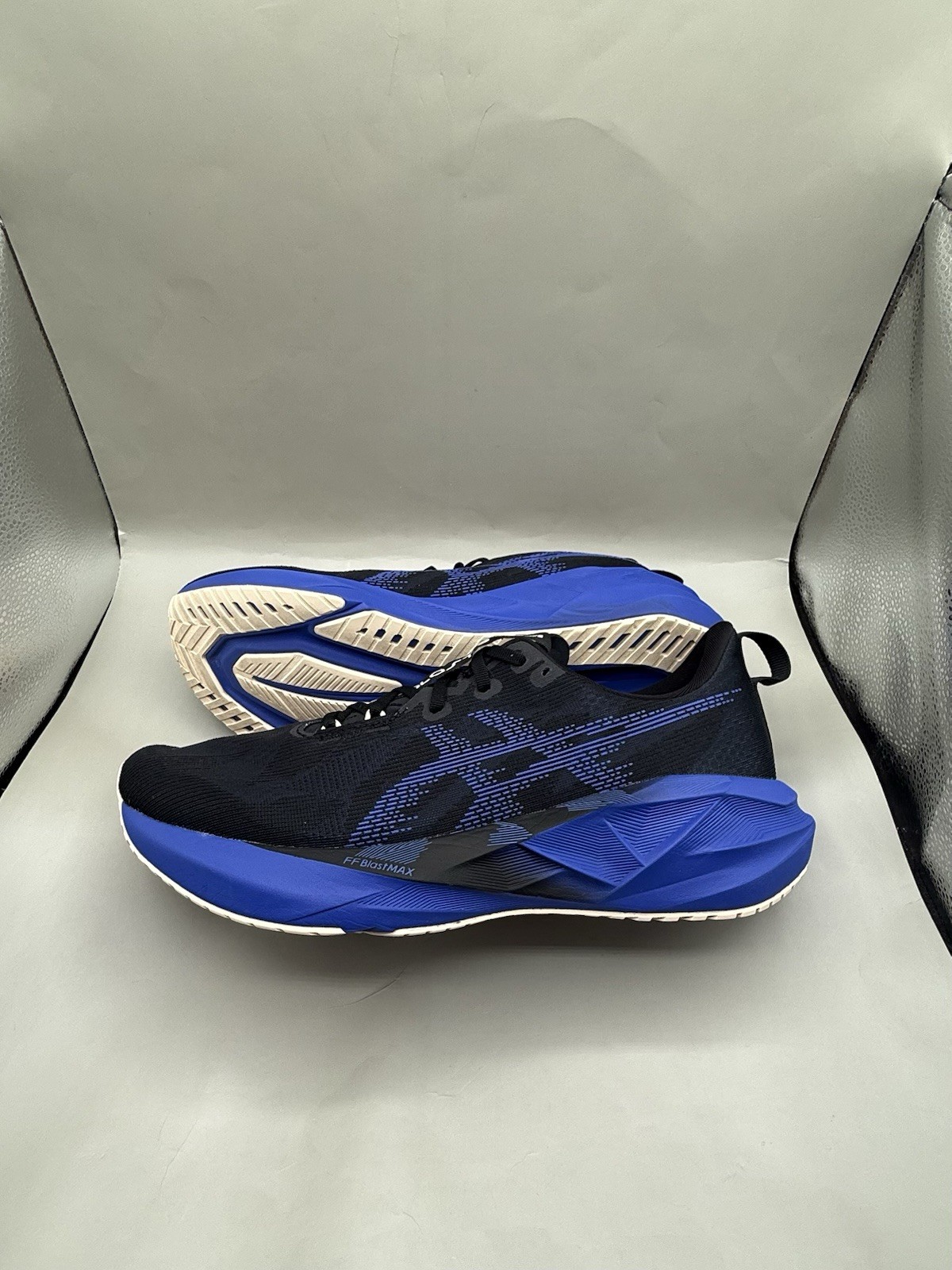 Authentic Asics Novablast 5 Black Cobalt Burst Running Men Size 13 Clean