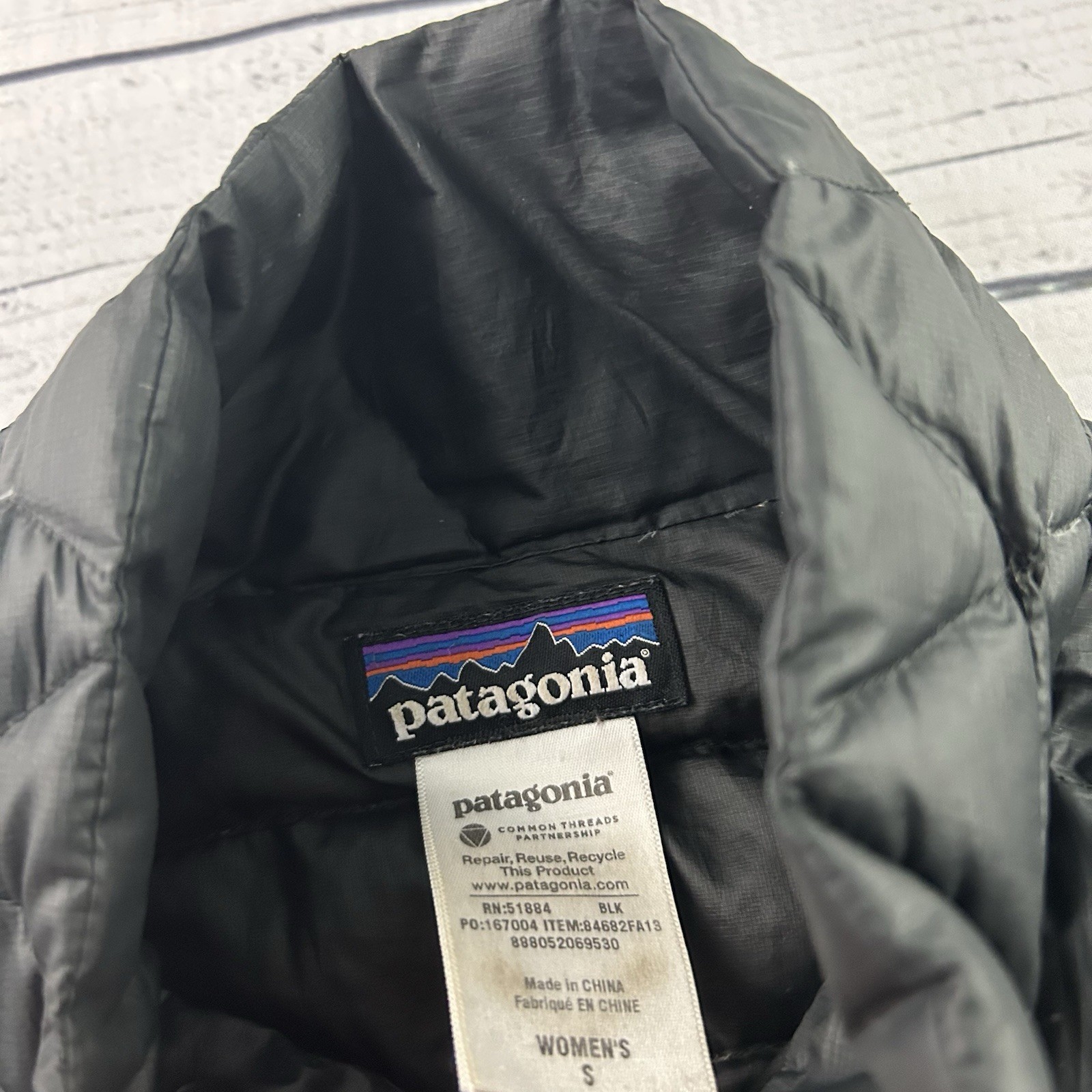 Patagonia Down Lightweight Puffy Full Zip Jacket Women’s Small Black