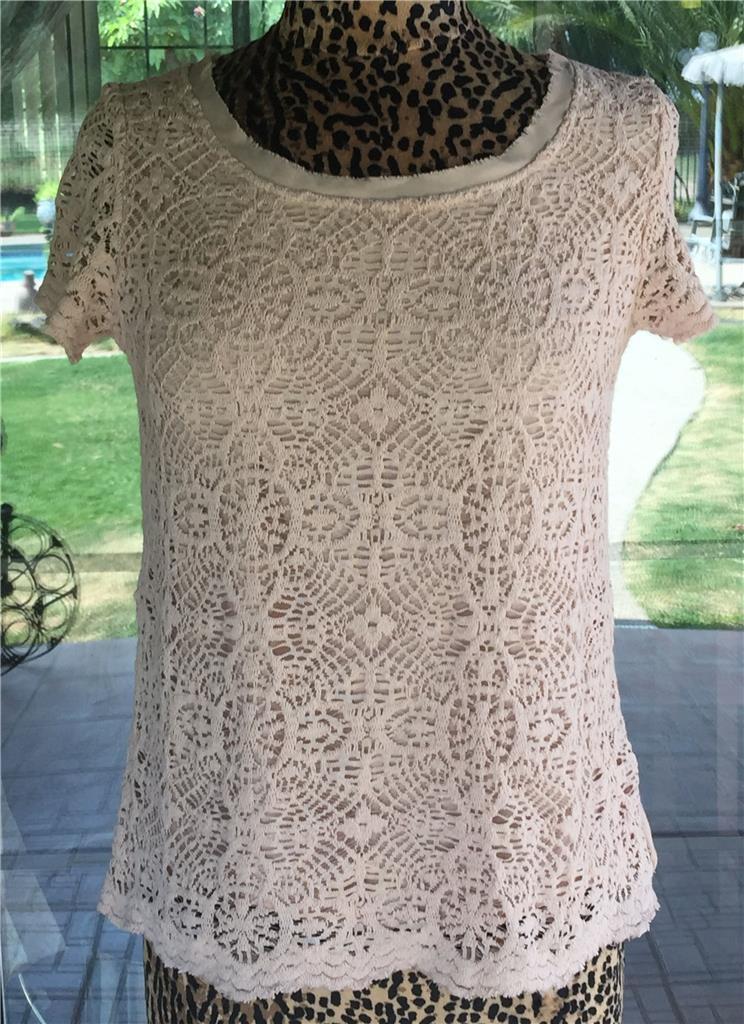 Crochet Trim Longer Back Nylon Fringe Trim Short Sleeve Shirt Sz. M