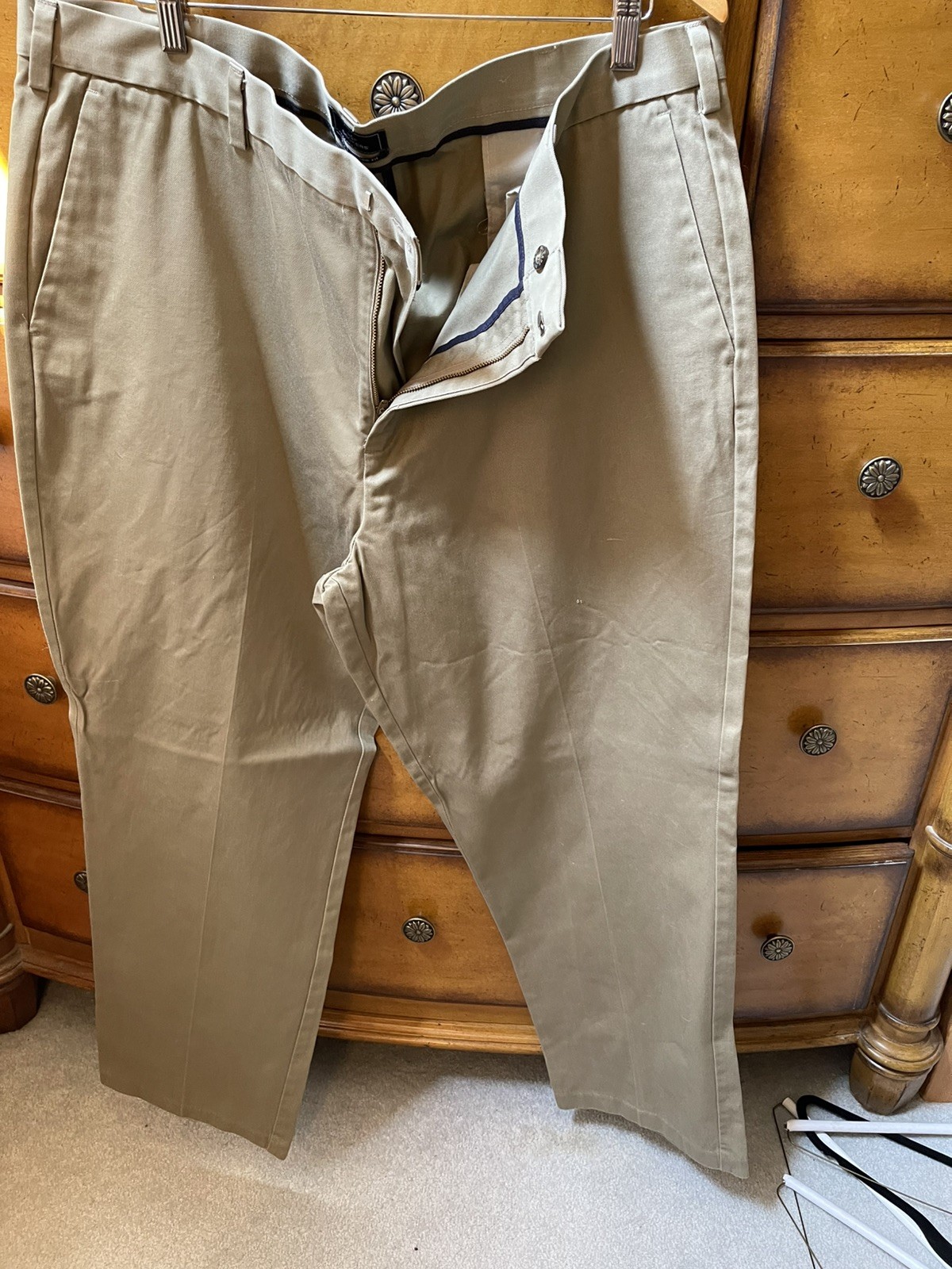 Dockers Men’s Flat Front Pants 42×32