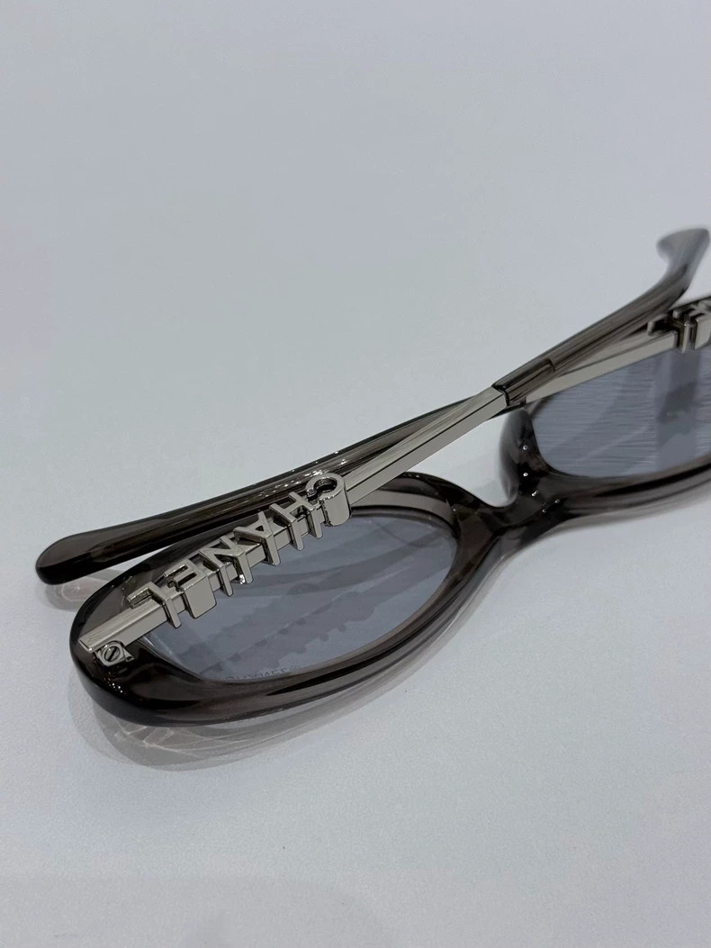 Chanel Women’s Sunglasses CH5565 Retro Cat Eye Oval Frame 54-17-140 NEW