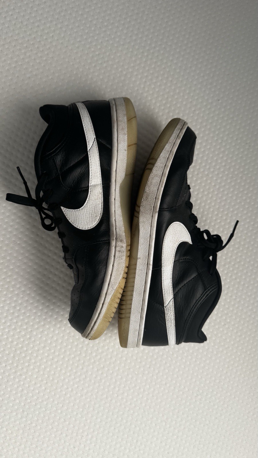 Nike Black White Mid Top Basketball Sneakers Leather Lace Up