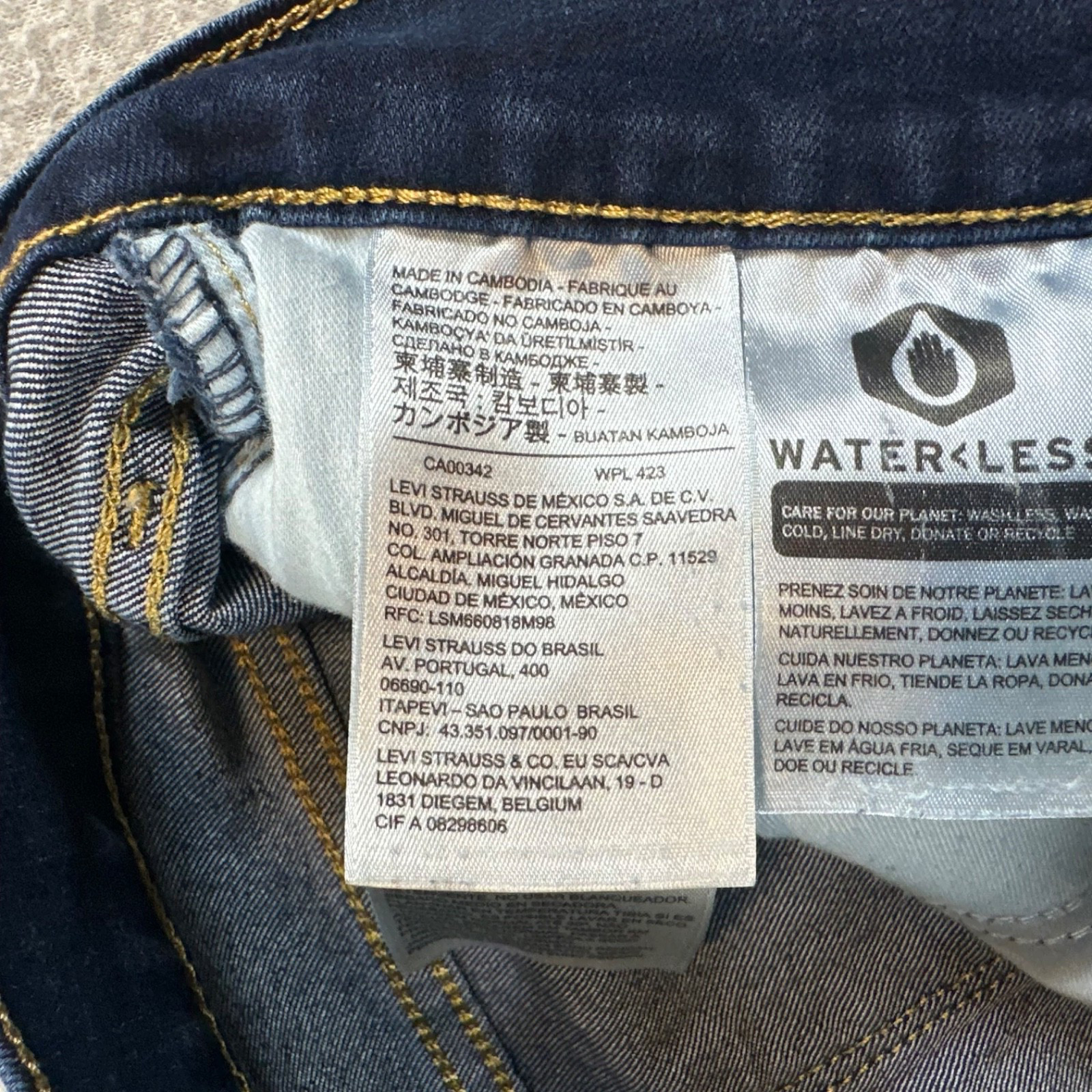 Levi’s 314 Women’s Size 26 Shaping Straight Stretch Denim Jeans Dark Mid Rise
