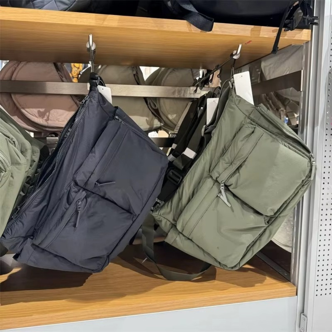 UNIQLO Casual Multi-pocket Messenger Bag Men Women Shoulder Bag Travel Sport Bag
