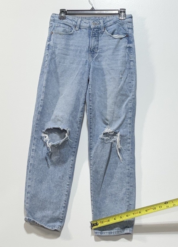 Old Navy Womens Straight Jeans Light Wash Blue Denim Distressed Button Zip 4