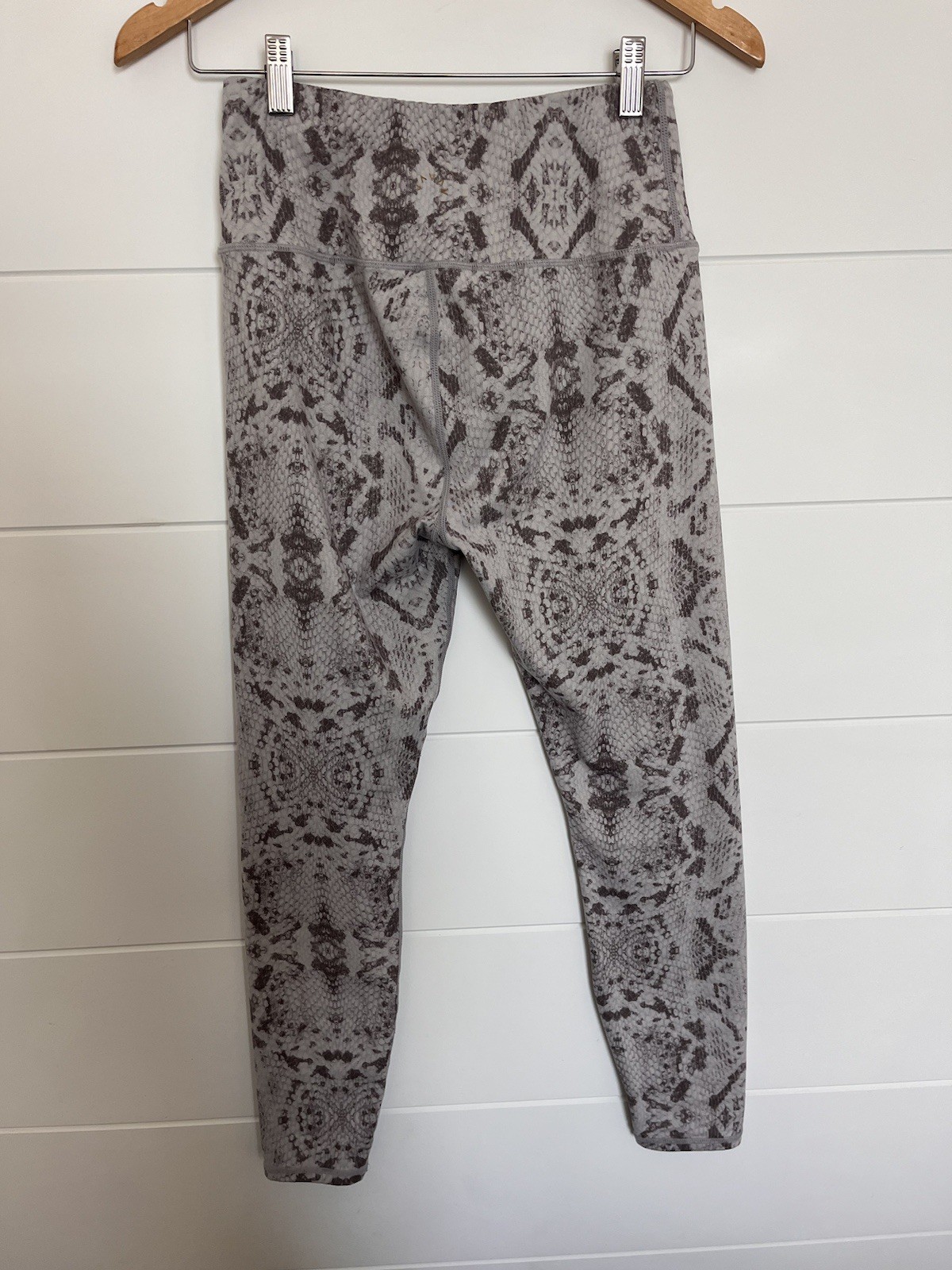 Varley Century Snake Print Reptile Animal Brown Cream Leggings Size Medium EUC