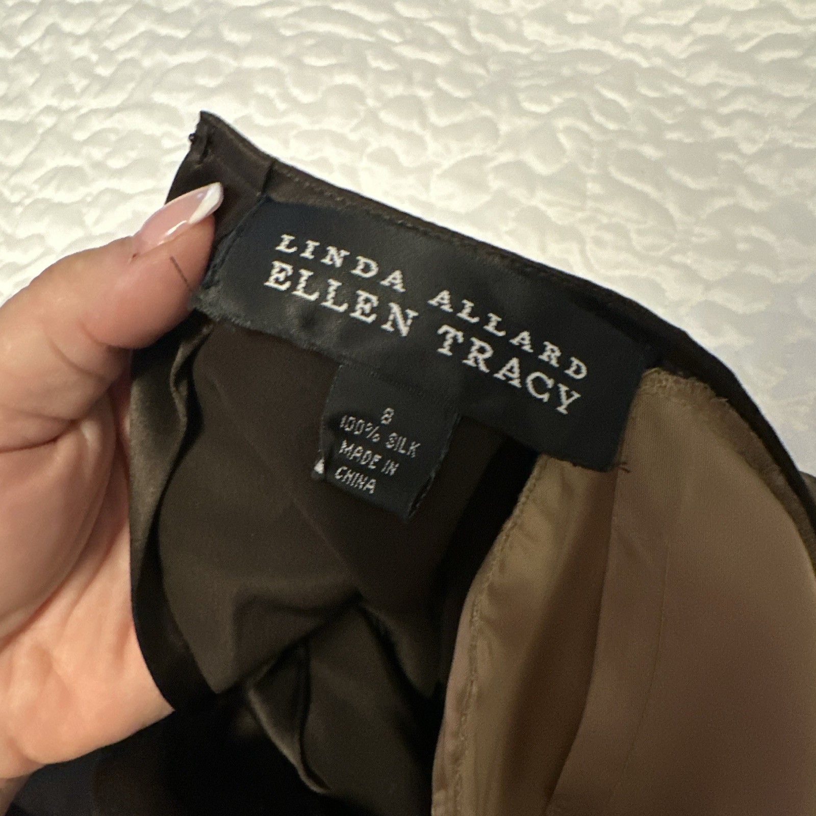 Linda Allard Ellen Tracy Women’s 8 Black Solid Satin Silk Crew Neck Blouse LS