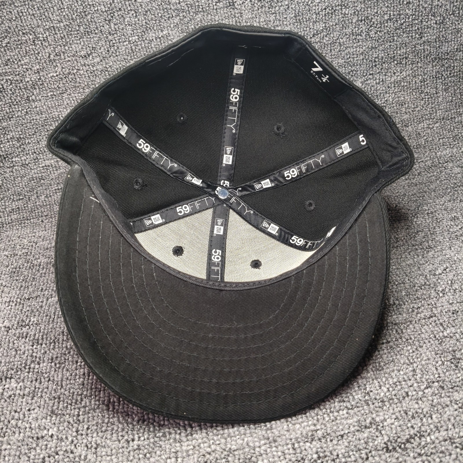 New Era Colorado Avalanche 59FIFTY Fitted Black 7 1 4 NHL Cap