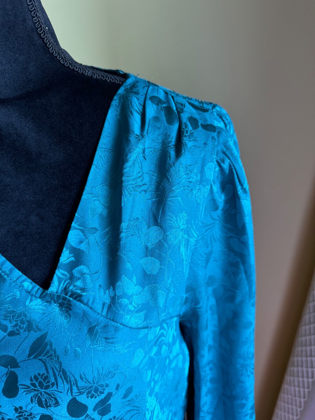 Ladies Chenault color Ocean Blue Blouse XL Solid Embossed Satin Fabric NWT