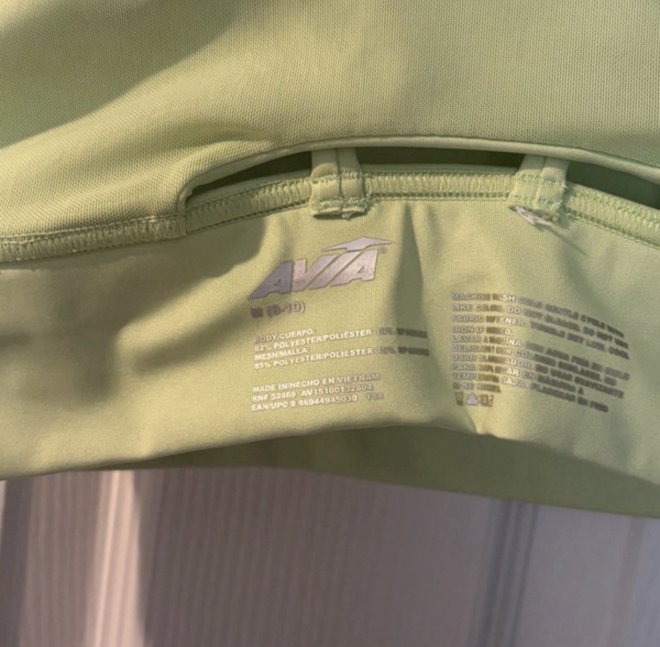 Avia Green Sports Bra Women’s M Wireless Medium Support Crossback Pullover