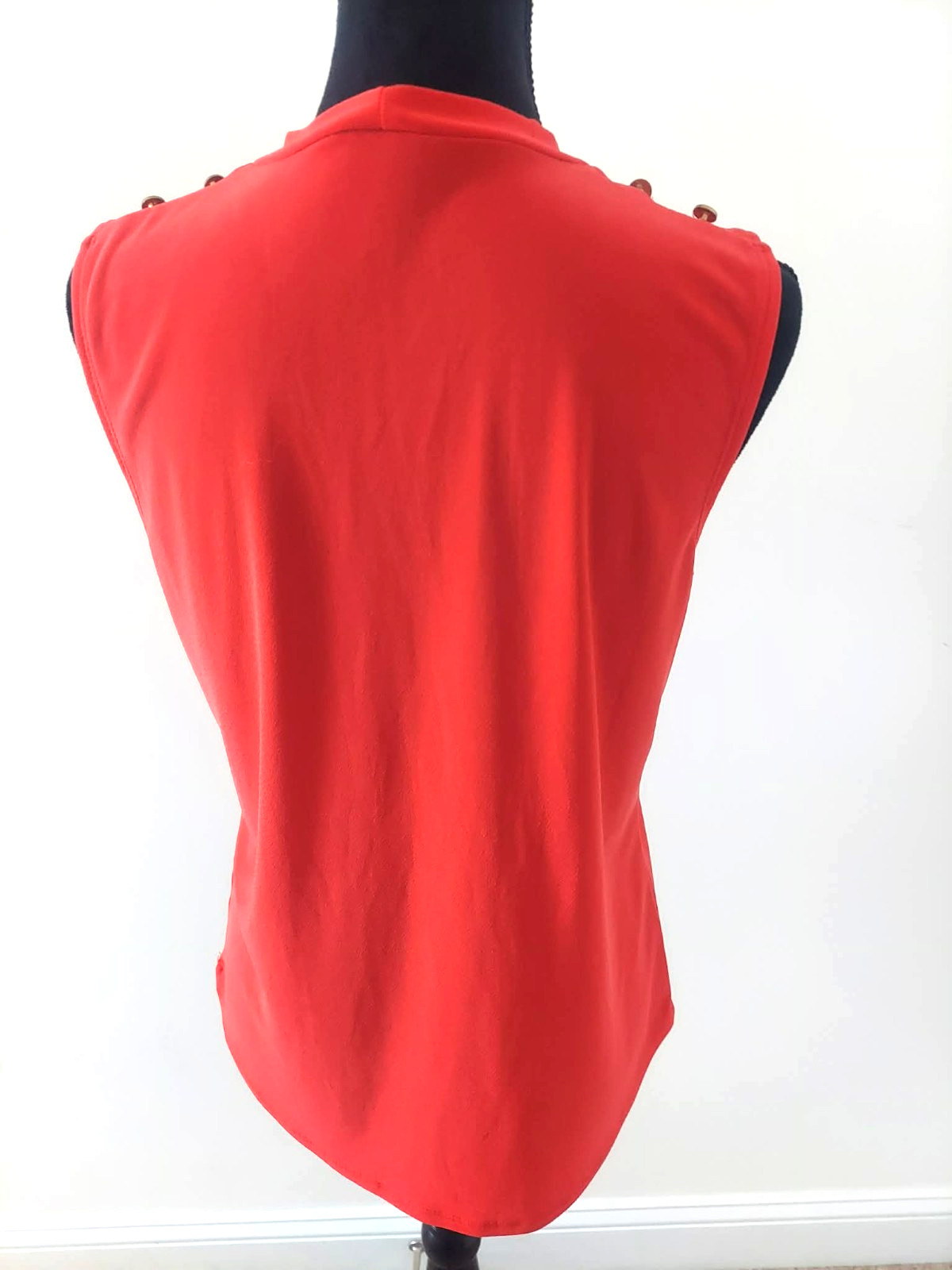 Zero to Eight Red Keyhole Neckline Sleeveless Top Blouse | Women’s Size M