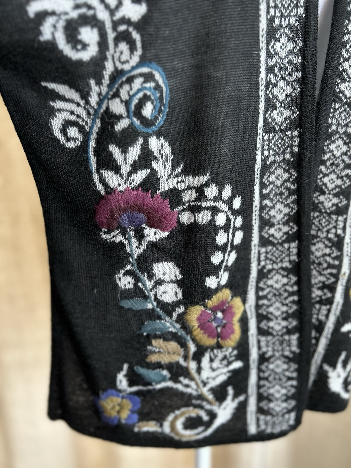 Simply Natural Alpaca Blend L/XL Floral Embroidered Cardigan Reversible NWOT