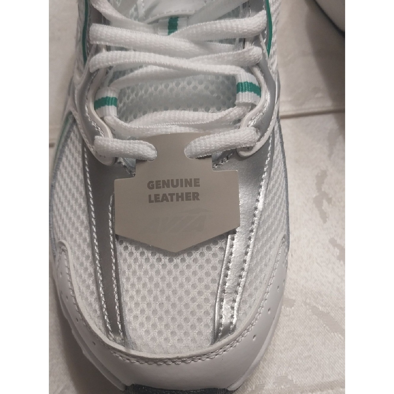 Avia NWT Women’s 5000 Performance Sneakers Size 9.5 M Green White Leather Mesh