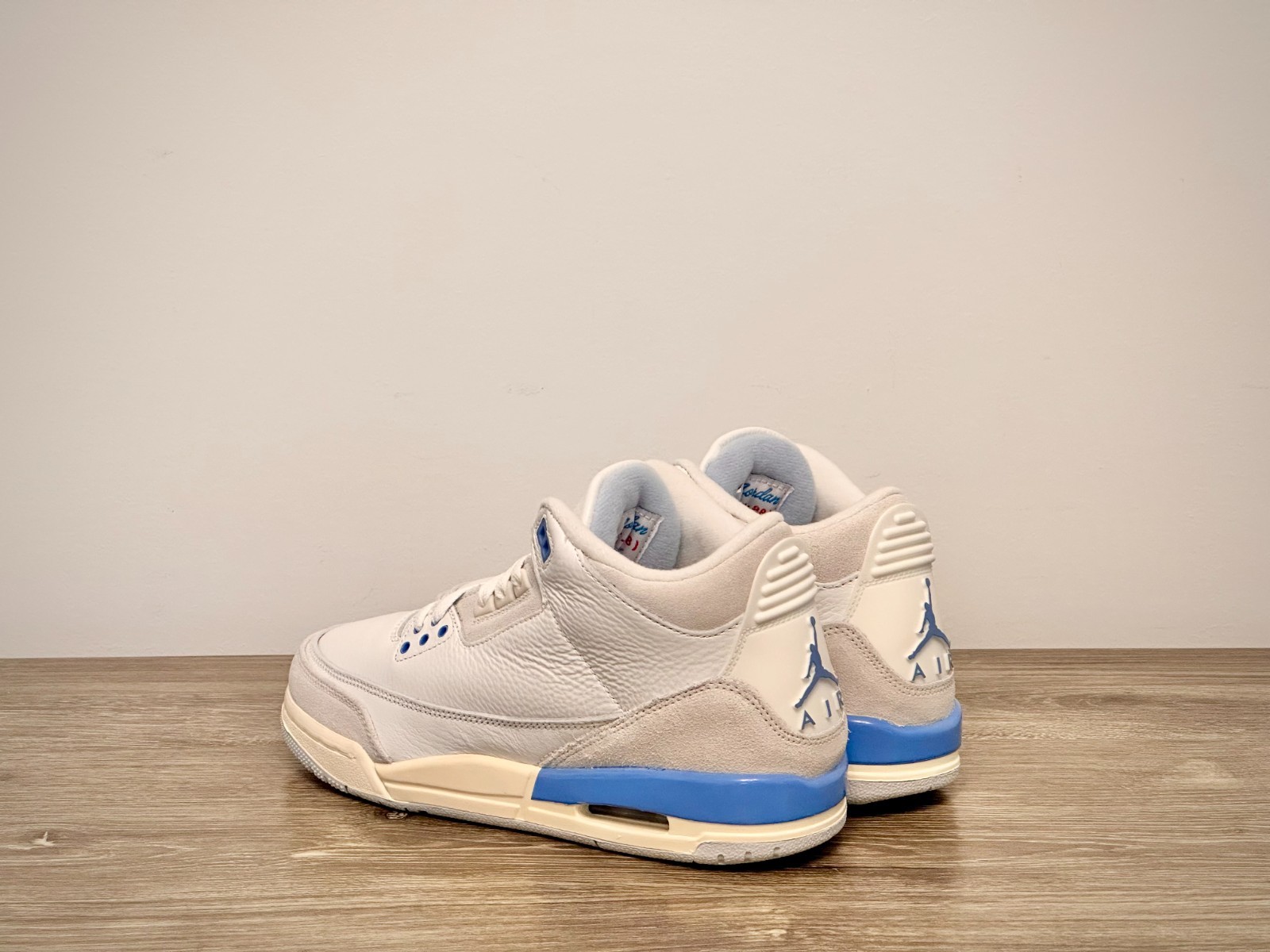 Air Jordan 3 Retro – 7 Men / 8.5 Women – Summit White/Hydrogen Blue CT8532-101