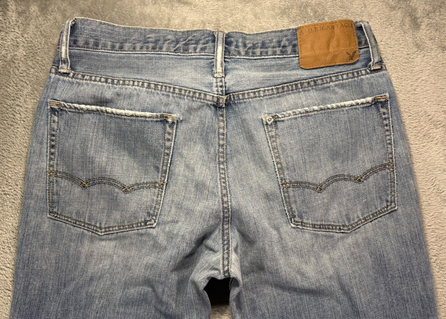 American Eagle Jeans Mens 32×29* Blue Bootcut Distressed Y2K Medium Wash Denim