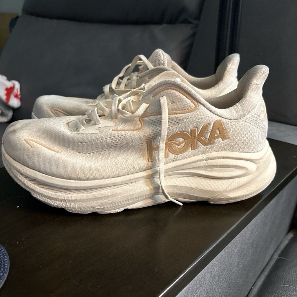 Hoka Men’s Beige Low Top Lace-Up Athletic Sneaker Running Shoe Activewear