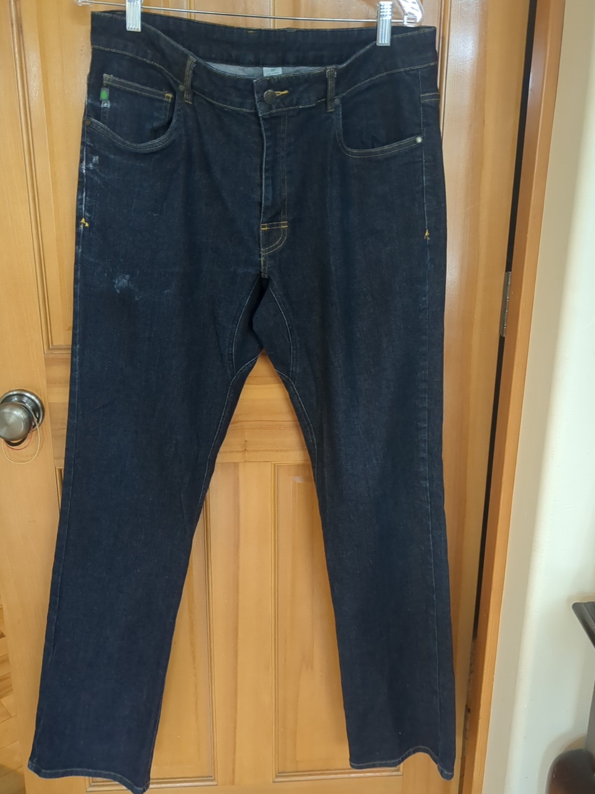 Stio Blue Rivet Dark Denim Distressed Jeans Mens 36×32 99%Cotton/1%Spandex