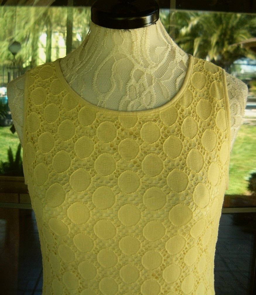 Ronnie Niclole Sleeveless Lined Yellow Eyelet Dress Sz. 12 40″ Bust
