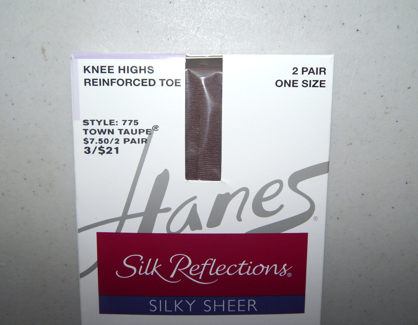 New Hanes Silk Reflections TOWN TAUPE Knee Highs Silky Sheer Reinforced Toe