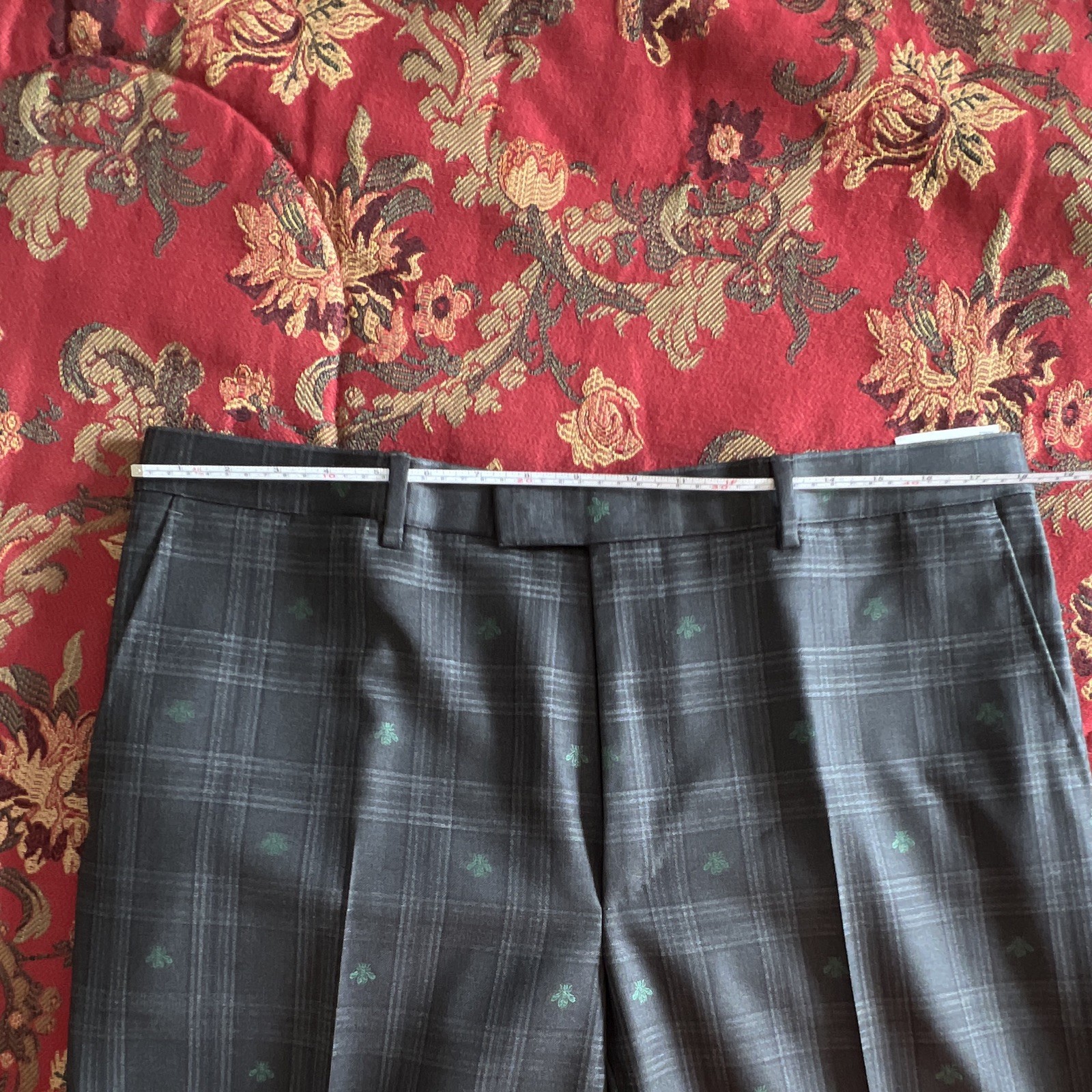 Gucci Men’s Gray Plaid with Bees Wool 2-Piece Suit EU54 44″ Chest