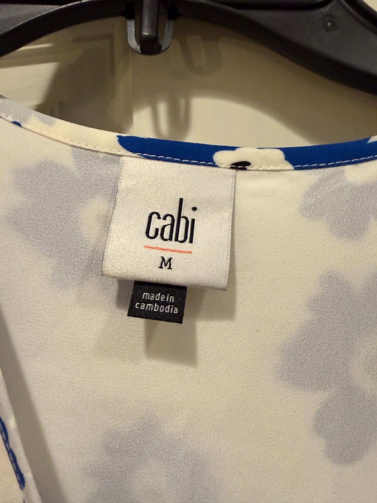 cabi Florist Blouse Button Front MEDIUM Blue & White Floral, Long Sleeves