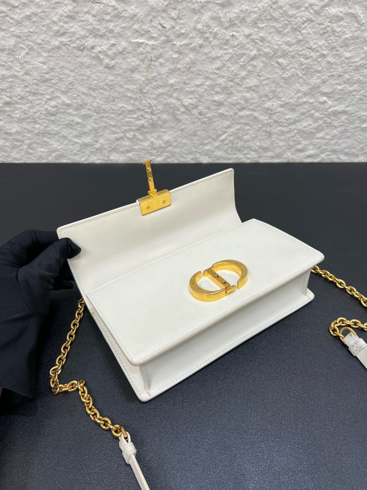 Dior Pre-Owned Authentic Chain Bag Cream 21x6x12cm Free Tracked Shipping