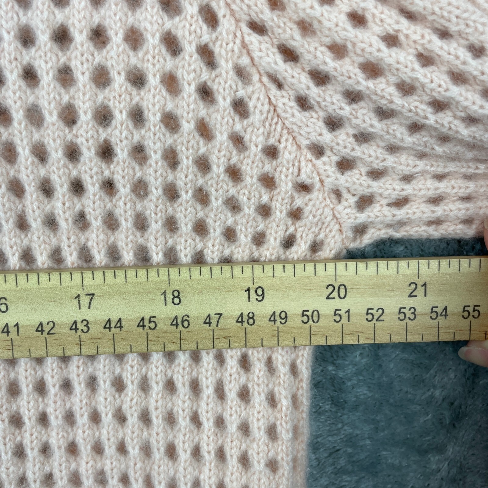 Garnet Hill 100% Cashmere Sweater Medium Pink Pullover V Neck Quiet Luxury EUC
