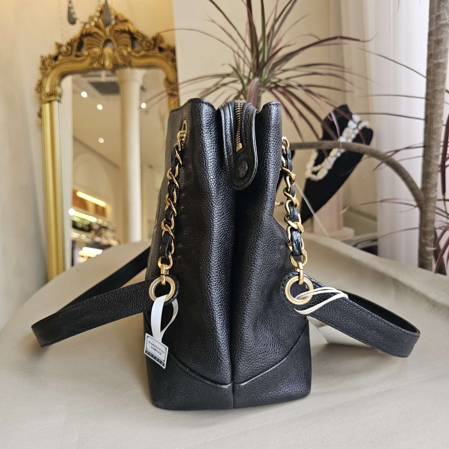 Chanel Pre-Owned Authentic Shoulder Bag Free Tracked Shipping